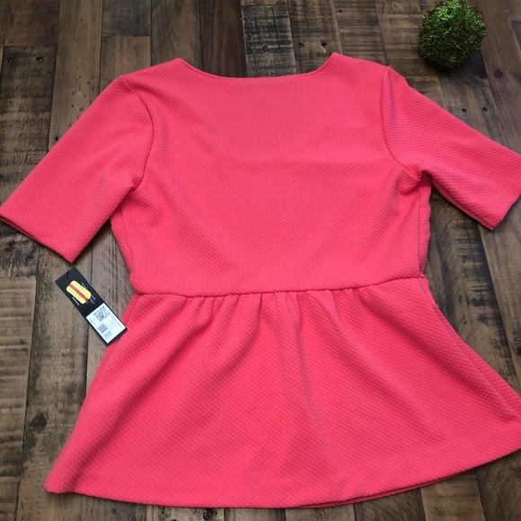 Daisy Fuentes Watermelon Peplum Top - Picture 9 of 9